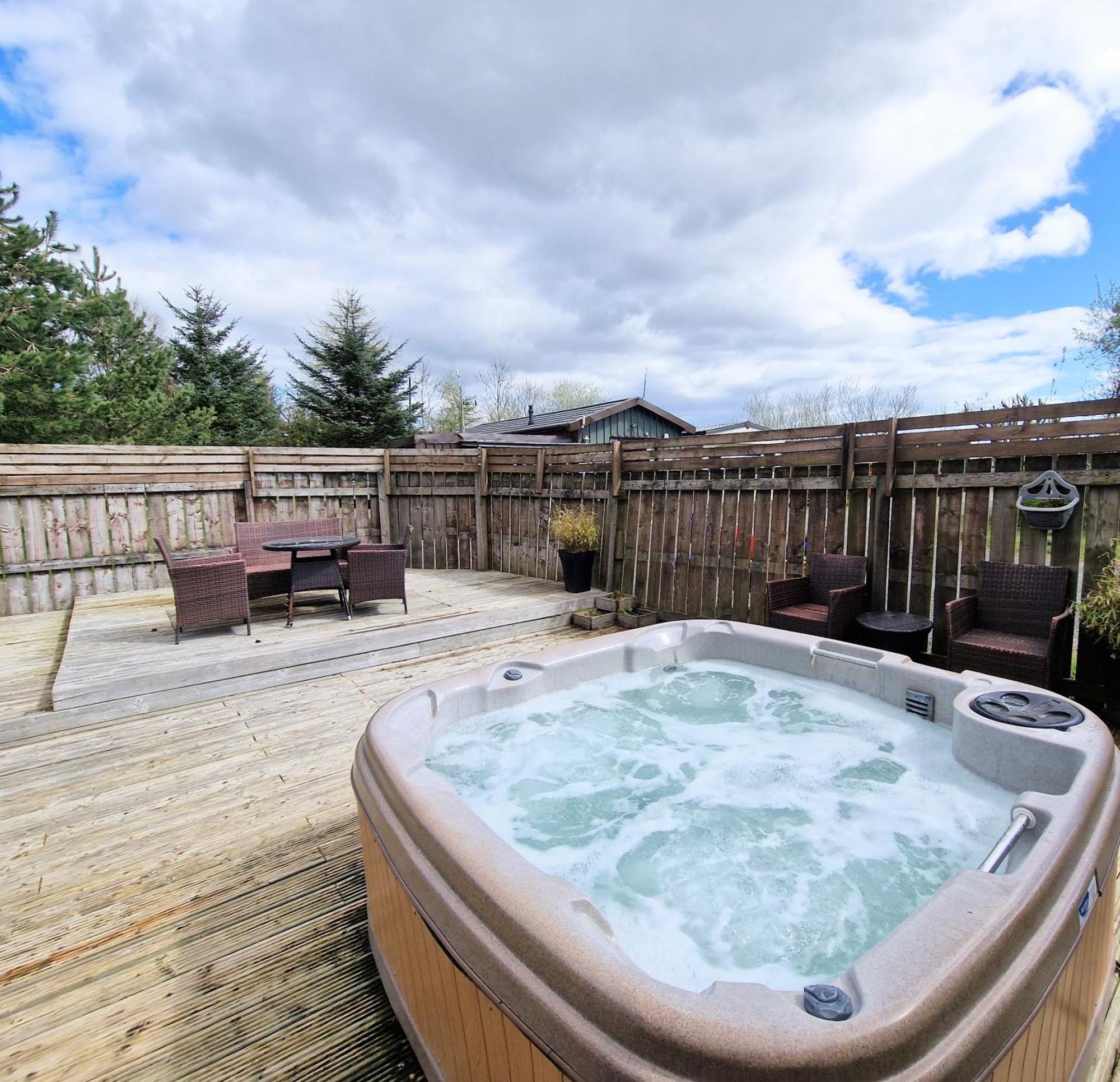 فيلا Torridon 1 With Private Hot Tub - Fife - Loch Leven - Lomond Hills- Pet Friendly Kelty المظهر الخارجي الصورة